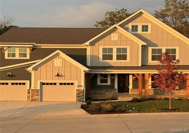 Photo 2 of Single family home for sale at 12305 Wildlife Trl, Town And Country, MO 63141 | MLS# MIS26028087 | Listing updated on 2026-10-05