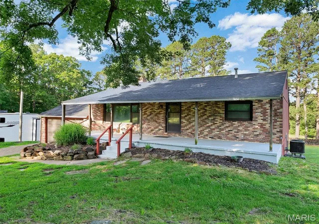 Homes for sale in Leasburg, MO | 1152 Nixon School Rd, Leasburg, MO 65535 | MLS# MIS26028138