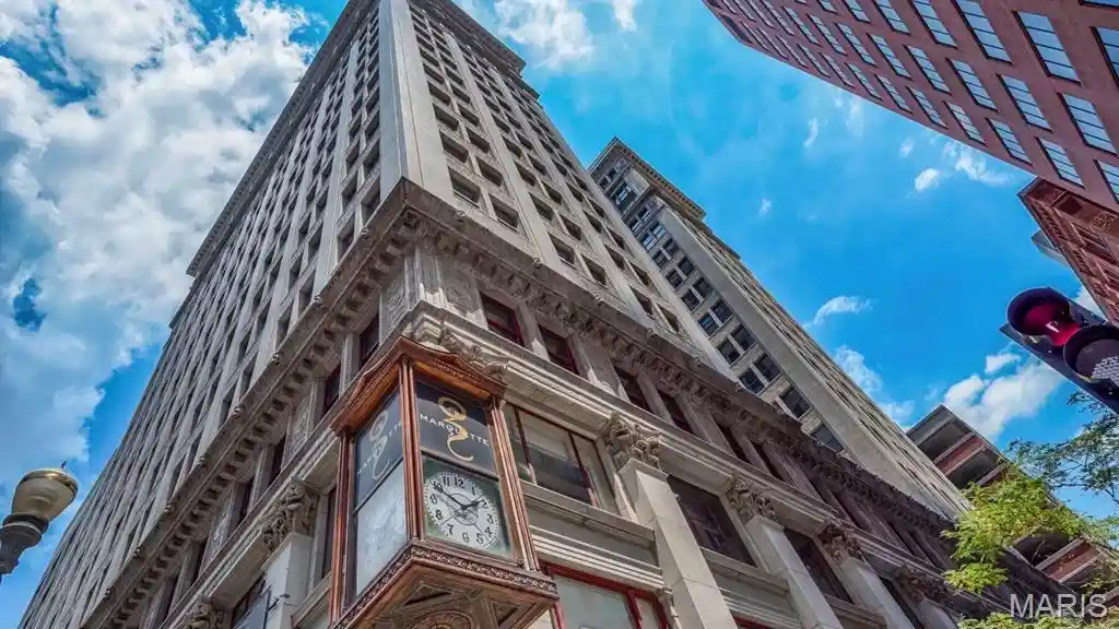 Listing Photo 1 - Condo for sale in 300 N Broadway located at 300 N Broadway, Saint Louis, MO 63102 - Unit #804