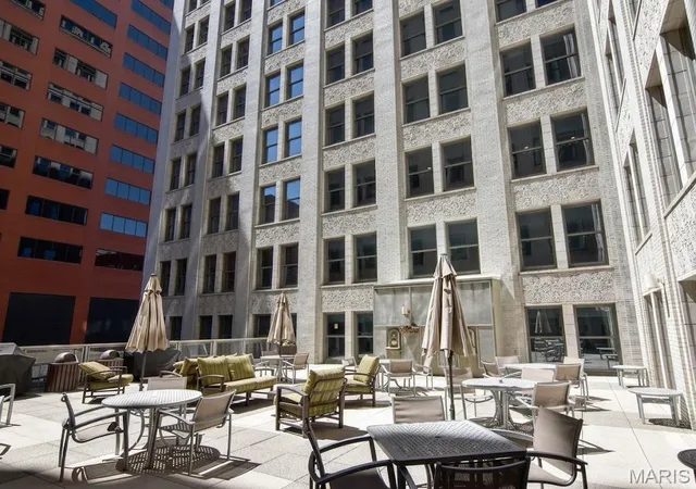 Homes for sale in Saint Louis, MO | 300 N Broadway, Saint Louis, MO 63102 | Houzeo