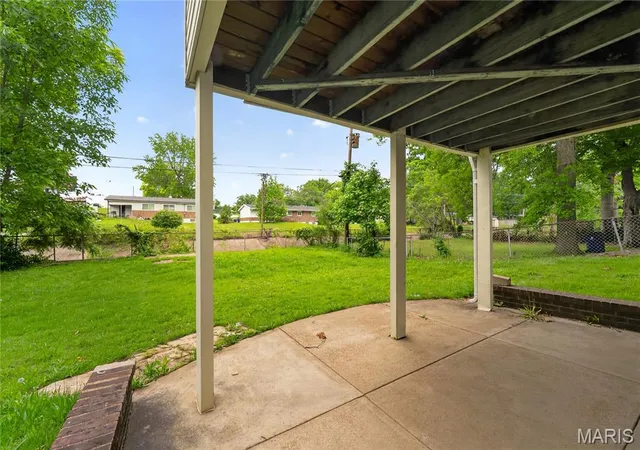 3rd image of 11007 Landseer Dr, Saint Louis, MO 63136 | MLS# MIS26028165