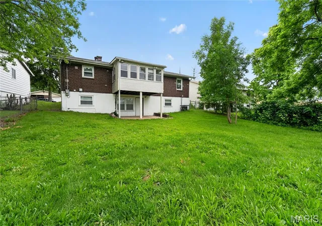 4th image of 11007 Landseer Dr, Saint Louis, MO 63136 | MLS# MIS26028165