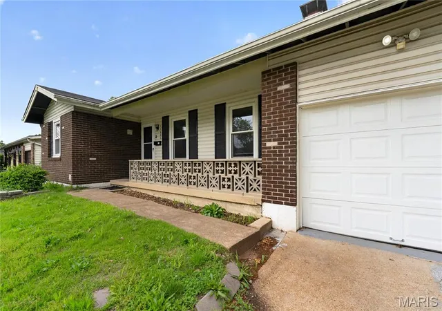 5th image of 11007 Landseer Dr, Saint Louis, MO 63136 | MLS# MIS26028165