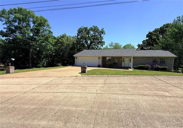 Photo 2 of Single family home for sale at 2131 Inman Road Road, Poplar Bluff, MO 63901 | MLS# MIS26028187 | Listing updated on 2026-09-26