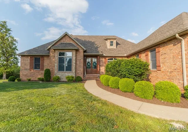 Homes for sale in Lebanon, MO | 929 Castle Rock Ave, Lebanon, MO 65536 | MLS# MIS26028190
