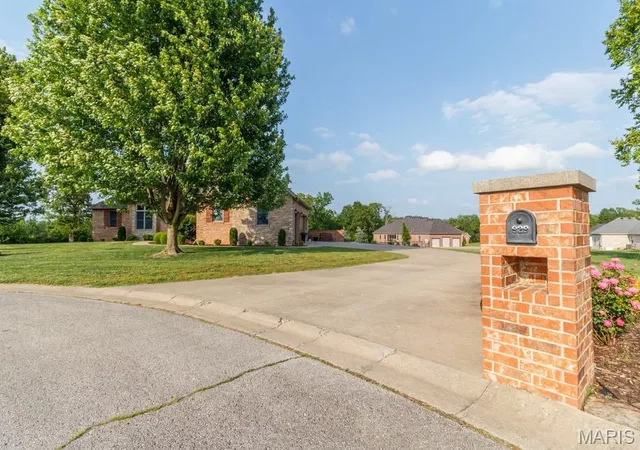 Homes for sale in Lebanon, MO | 929 Castle Rock Ave, Lebanon, MO 65536 | MLS# MIS26028190