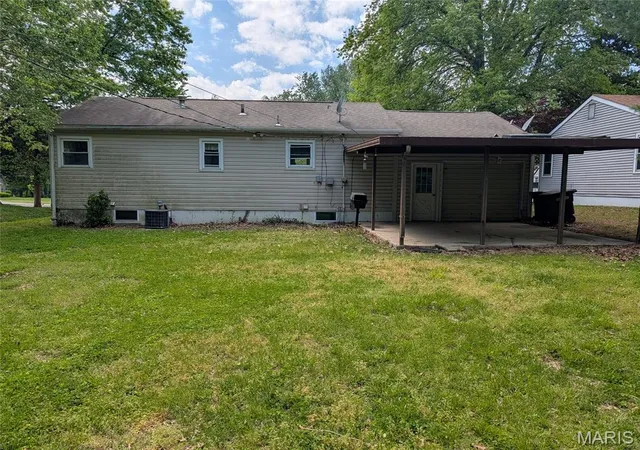 Homes for sale in Belleville, IL | 20 Marlo Dr, Belleville, IL 62226 | MLS# MIS26028223