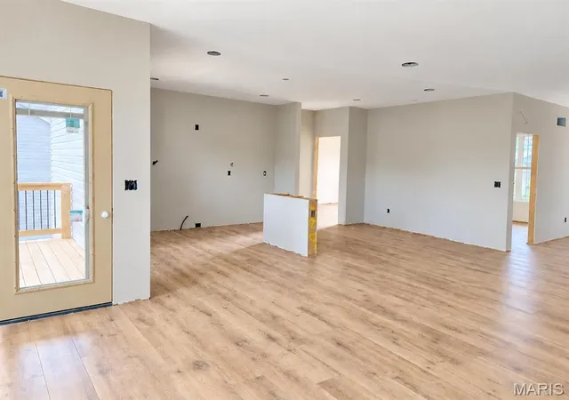 Photo 2 of Single family home for sale at 983 Half Moon Ln, Caseyville, IL 62232 | MLS# MIS26028257 | Listing updated on 2026-09-12