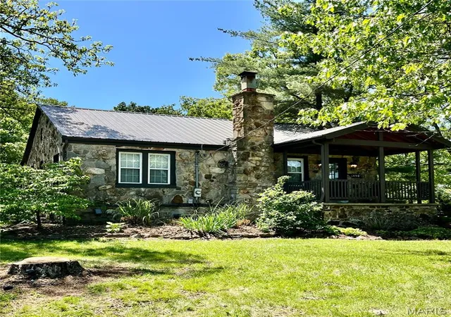 Homes for sale in Sullivan, MO | 1450 Elmont Rd, Sullivan, MO 63080 | MLS# MIS26028260