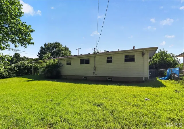 Photo 2 of Sale Pending at 9503 Yorktown Dr, St Louis, MO 63137 | MLS# MIS26028287 | Listing updated on 2026-10-07