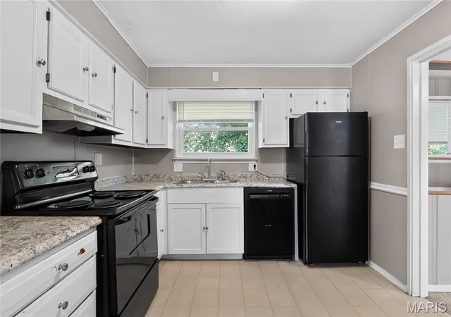 Photo 3 of Sale Pending at 9503 Yorktown Dr, St Louis, MO 63137 | MLS# MIS26028287 | Listing updated on 2026-10-07
