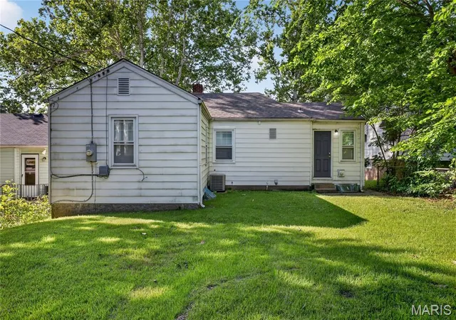 Photo 3 of Single family home for sale at 5333 Olene Dr, Saint Louis, MO 63121 | MLS# MIS26028303 | Listing updated on 2026-09-03