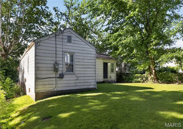Photo 3 of Single family home for sale at 5333 Olene Dr, Saint Louis, MO 63121 | MLS# MIS26028303 | Listing updated on 2026-09-03