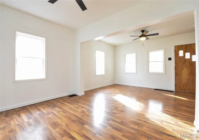 Homes for sale in Carlinville, IL | 1007 Sumner St, Carlinville, IL 62626 | MLS# MIS26028308