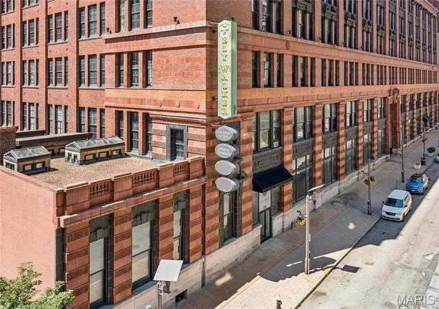 3rd image of 1520 Washington Ave, St. Louis, MO 63103