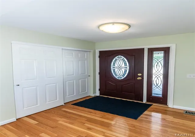 Photo 3 of Sale Pending at 619 Green Tree Meadows Dr, Lake St Louis, MO 63367 | MLS# MIS26028322 | Listing updated on 2026-09-03