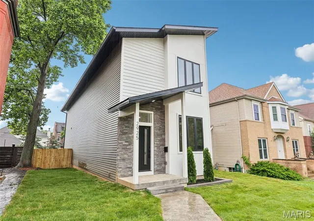 Photo 2 of Single Family Residence at 2925 Lafayette Ave, Saint Louis, MO 63104 | MLS# MIS26028350 | | Sold on 2026-07-13