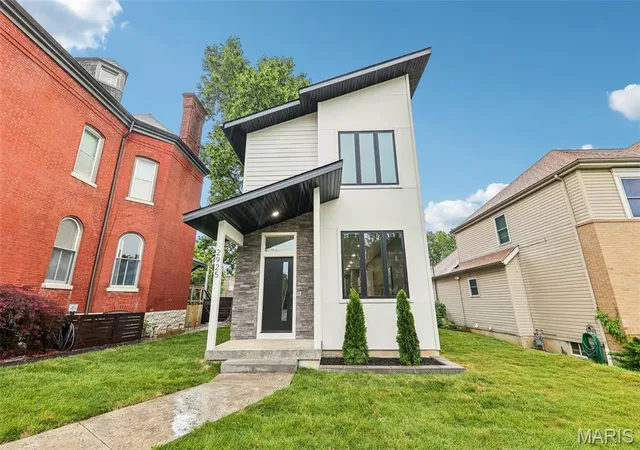 Photo 3 of Single Family Residence at 2925 Lafayette Ave, Saint Louis, MO 63104 | MLS# MIS26028350 | | Sold on 2026-07-13