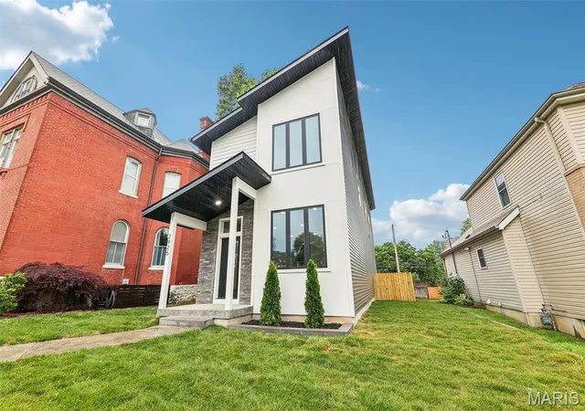 Photo 4 of Single Family Residence at 2925 Lafayette Ave, Saint Louis, MO 63104 | MLS# MIS26028350 | | Sold on 2026-07-13