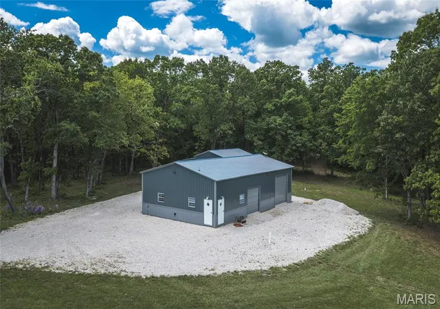 Photo 3 of Sale Pending at 8923 Dragonfly Rnch, Owensville, MO 65066 | MLS# MIS26028378 | Listing updated on 2026-06-11