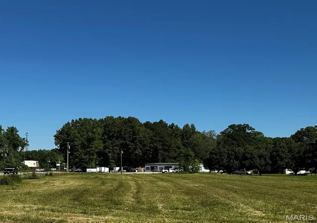 6th image of 2221 County Road 608, Poplar Bluff, MO 63901 | MLS# MIS26028382
