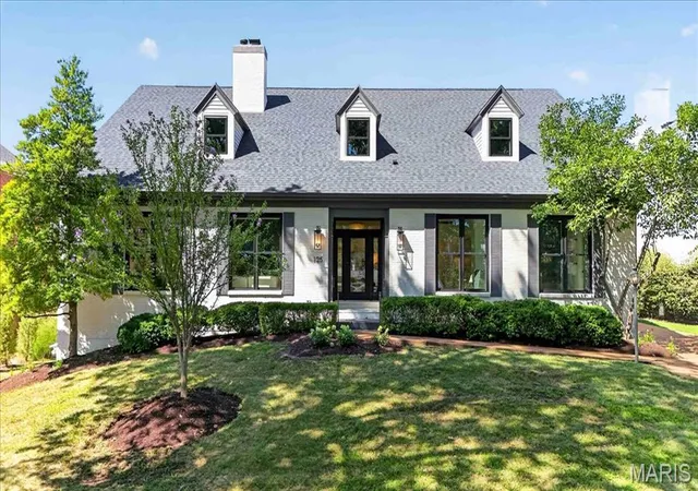 Photo 1 of Sale Pending at 125 Crandon Dr, Saint Louis, MO 63105 | MLS# MIS26028394 | Listing updated on 2026-09-28