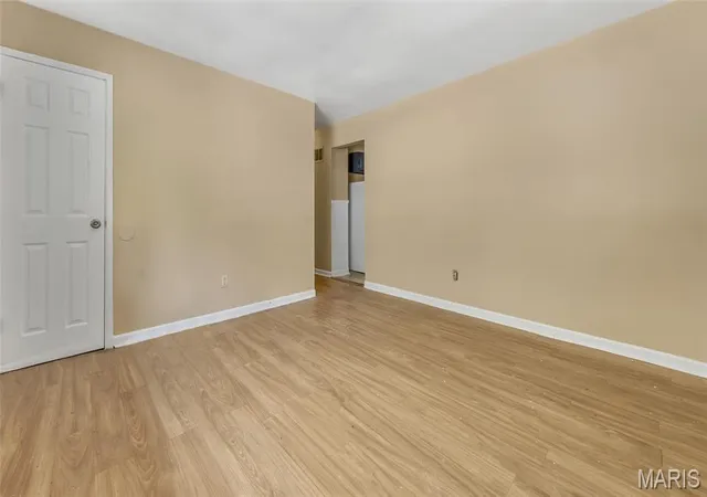5th image of 10062 Bon Oak Dr, Saint Louis, MO 63136 | MLS# MIS26028396