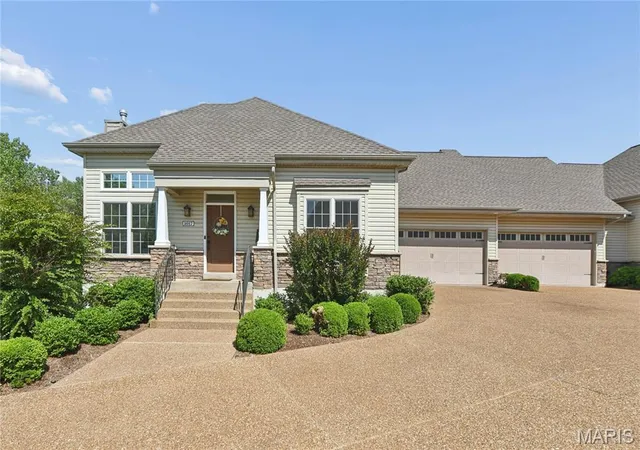 2nd image of 1017 Harmony Lake Parkway, Saint Peters, MO 63376 | MLS# MIS26028408