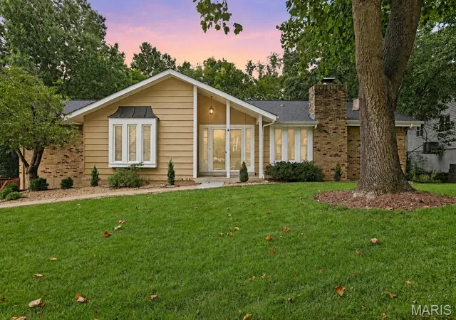 Photo 1 of Sale Pending at 15350 Thistlebriar Ct, Chesterfield, MO 63017 | MLS# MIS26028427 | Listing updated on 2026-08-16