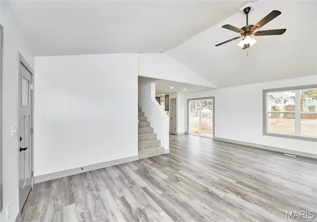 Photo 4 of Single family home for sale at 28726 Woodland Hts Dr, Warrenton, MO 63383 | MLS# MIS26028430 | Listing updated on 2026-10-26