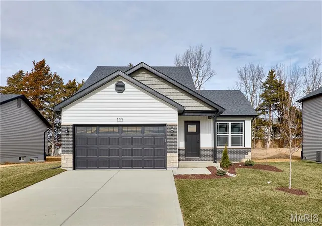 Photo 2 of Single family home for sale at 28728 Woodland Heights Dr, Warrenton, MO 63383 | MLS# MIS26028431 | Listing updated on 2026-09-18