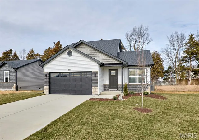 Photo 3 of Single family home for sale at 28728 Woodland Heights Dr, Warrenton, MO 63383 | MLS# MIS26028431 | Listing updated on 2026-09-18