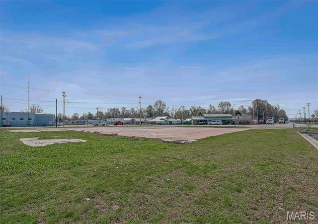 3rd image of 1512 Saint Francis St, Kennett, MO 63857 | MLS# MIS26028470