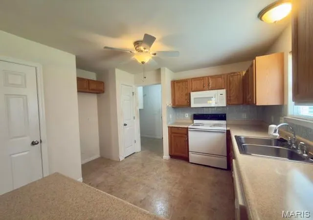 3rd image of 591 Creekwood Blvd, Troy, MO 63379 | MLS# MIS26028522