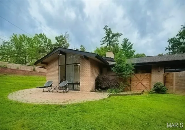 Homes for sale in Saint Louis, MO | 2 Sunswept Dr, Saint Louis, MO 63141 | MLS# MIS26028530
