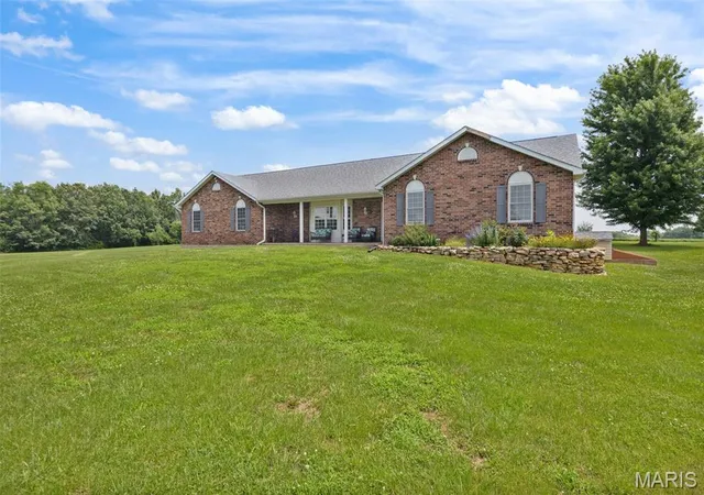 Homes for sale in Old Monroe, MO | 10 Mense Ct, Old Monroe, MO 63369 | MLS# MIS26028535