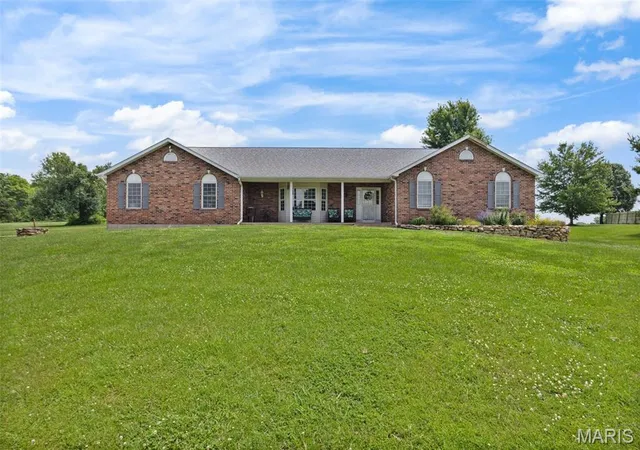 Homes for sale in Old Monroe, MO | 10 Mense Ct, Old Monroe, MO 63369 | MLS# MIS26028535