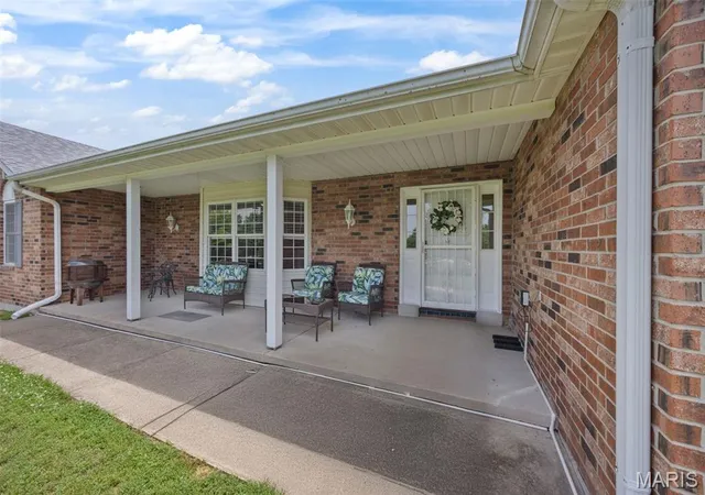 Homes for sale in Old Monroe, MO | 10 Mense Ct, Old Monroe, MO 63369 | MLS# MIS26028535