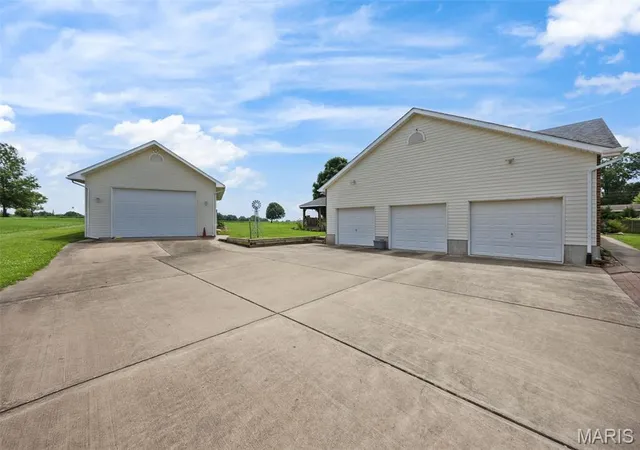 Homes for sale in Old Monroe, MO | 10 Mense Ct, Old Monroe, MO 63369 | MLS# MIS26028535
