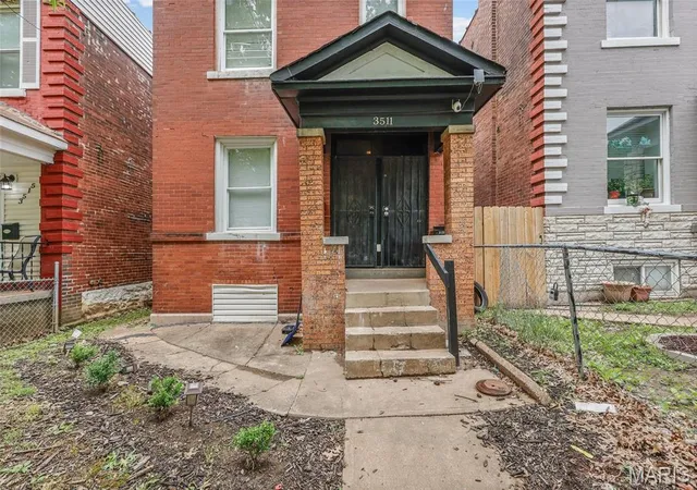 3rd image of 3511 Pennsylvania Ave, St Louis, MO 63118 | MLS# MIS26028542