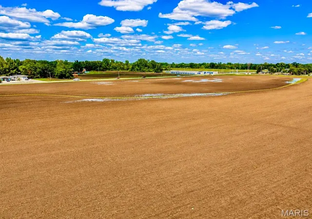 34th image of 2700 Pontoon Rd, Granite City, IL 62040 | MLS# MIS26028572