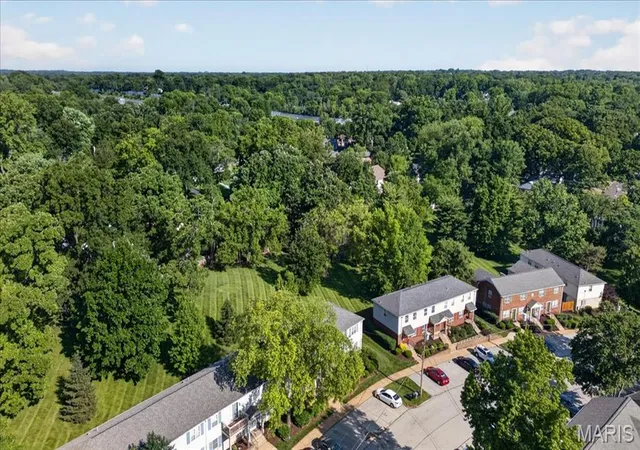 Photo 4 of Sale Pending at 1524 Swallow Dr, Saint Louis, MO 63144 | MLS# MIS26028645 | Listing updated on 2026-09-29
