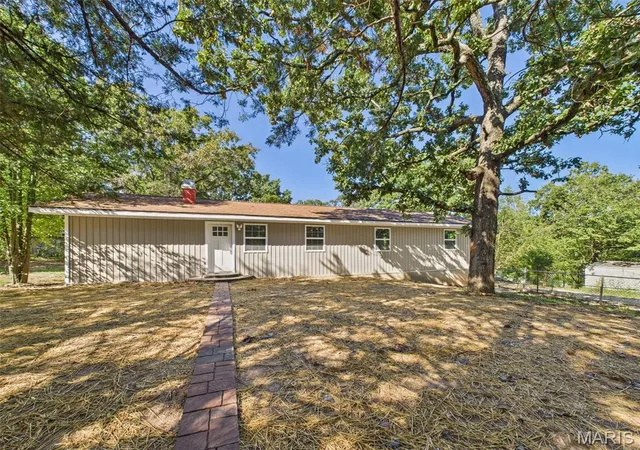 Homes for sale in Dixon, MO | 14275 Happy Dr, Dixon, MO 65459 | MLS# MIS26028651