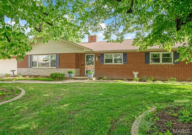 Homes for sale in Red Bud, IL | 270 Charles St, Red Bud, IL 62278 | MLS# MIS26028702