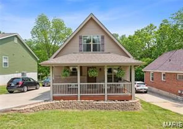 Photo 1 of Sale Pending at 106 Reading Ave, Maryland Heights, MO 63043 | MLS# MIS26028726 | Listing updated on 2026-08-22