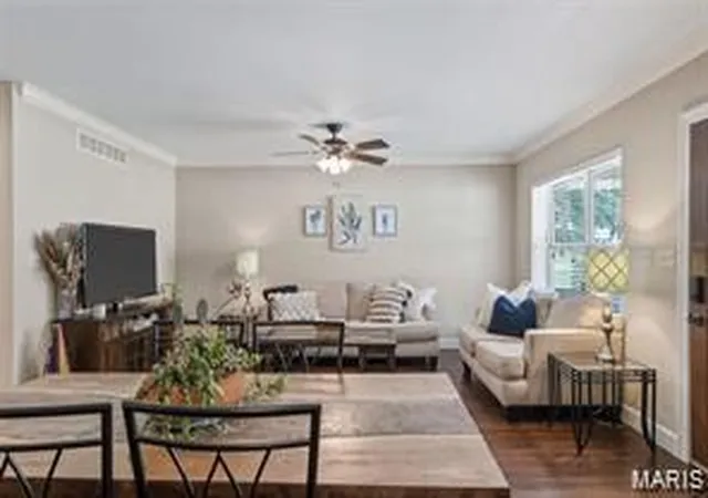 Photo 3 of Sale Pending at 106 Reading Ave, Maryland Heights, MO 63043 | MLS# MIS26028726 | Listing updated on 2026-08-22