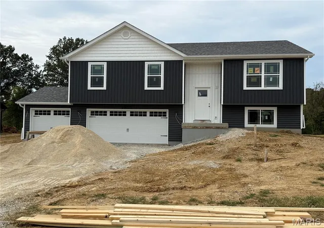 Photo 1 of Single family home for sale at 28537 Shallow Water Rd, Warrenton, MO 63383 | MLS# MIS26028731 | Listing updated on 2026-09-30