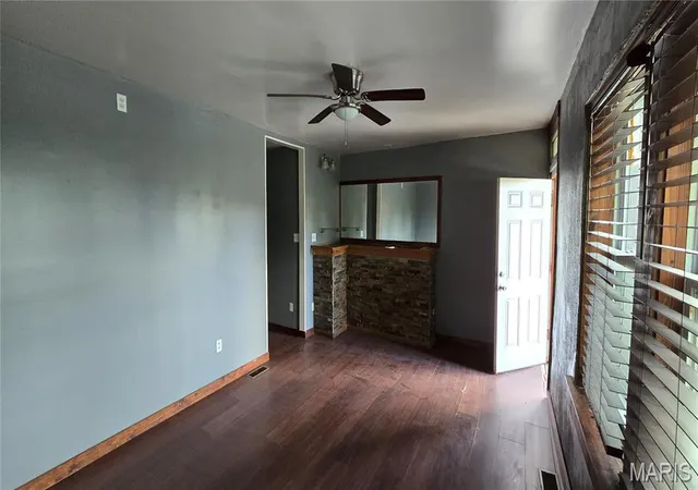 3rd image of 4236 W Aldine Ave, St Louis, MO 63113 | MLS# MIS26028732