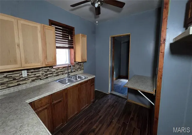 5th image of 4236 W Aldine Ave, St Louis, MO 63113 | MLS# MIS26028732