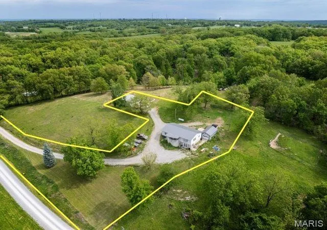 Photo 2 of Single family home for sale at 12746 Thornberry Rd, New London, MO 63459 | MLS# MIS26028739 | Listing updated on 2026-08-28